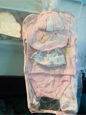 Duck duck Pink Baby Girls 9-Piece Layette Set with beautiful Design
